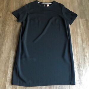 Hugo Boss shortsleeved dress.